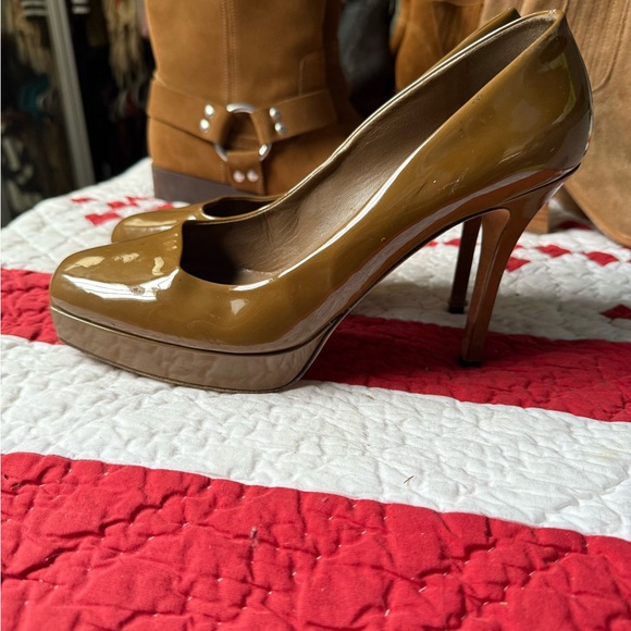 Gucci patent leather tan 4” stiletto Heels - Picture 1 of 6